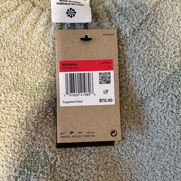 NWT Nike Women's Cropped Crew Neck Sweater - Picture 3 of 3